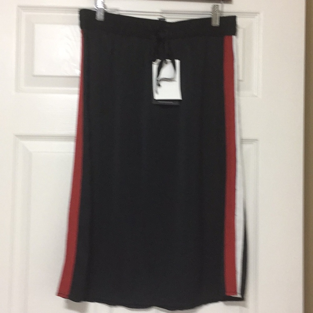 Who What Wear black skirt size small
